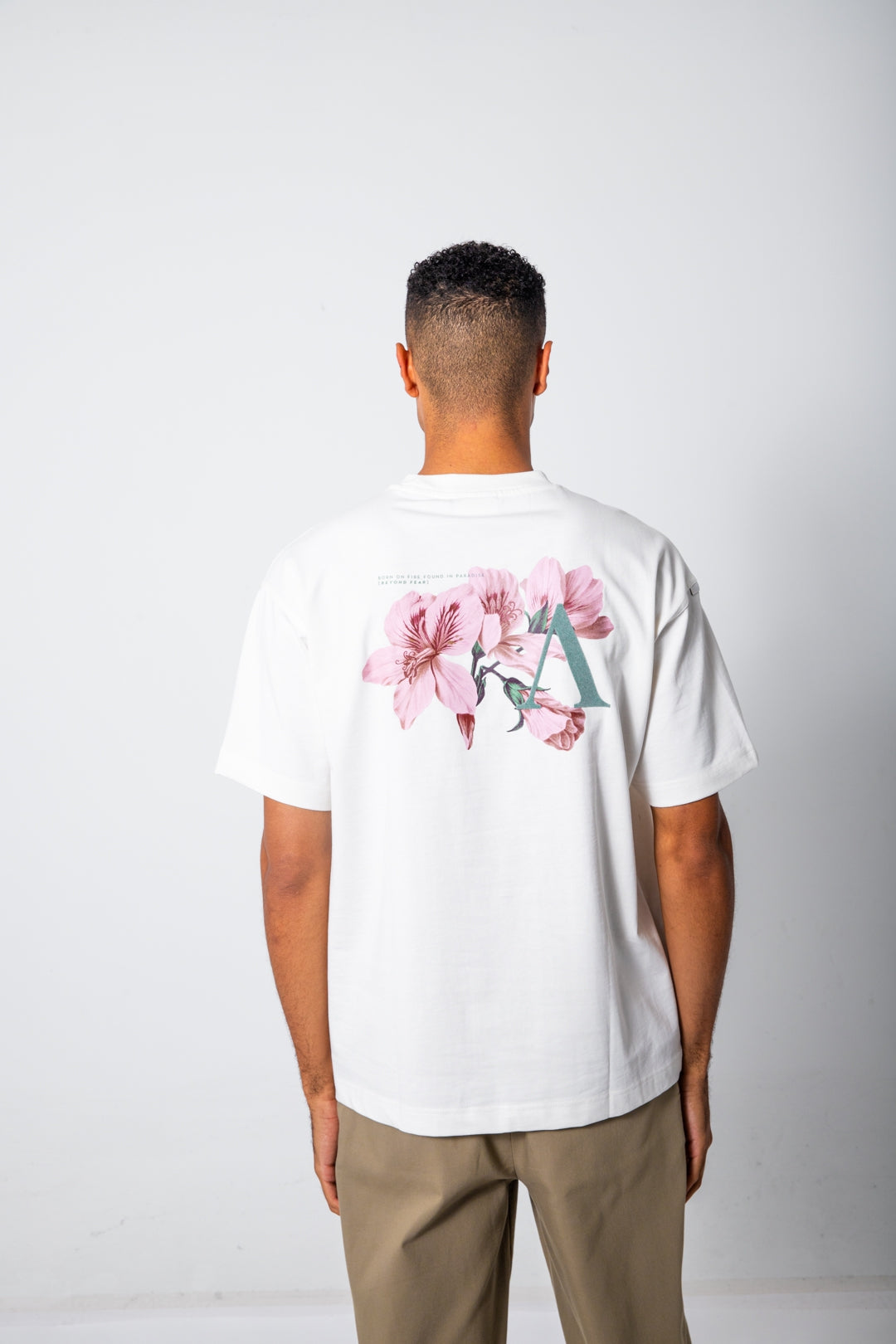 Legend Tee | Off-white