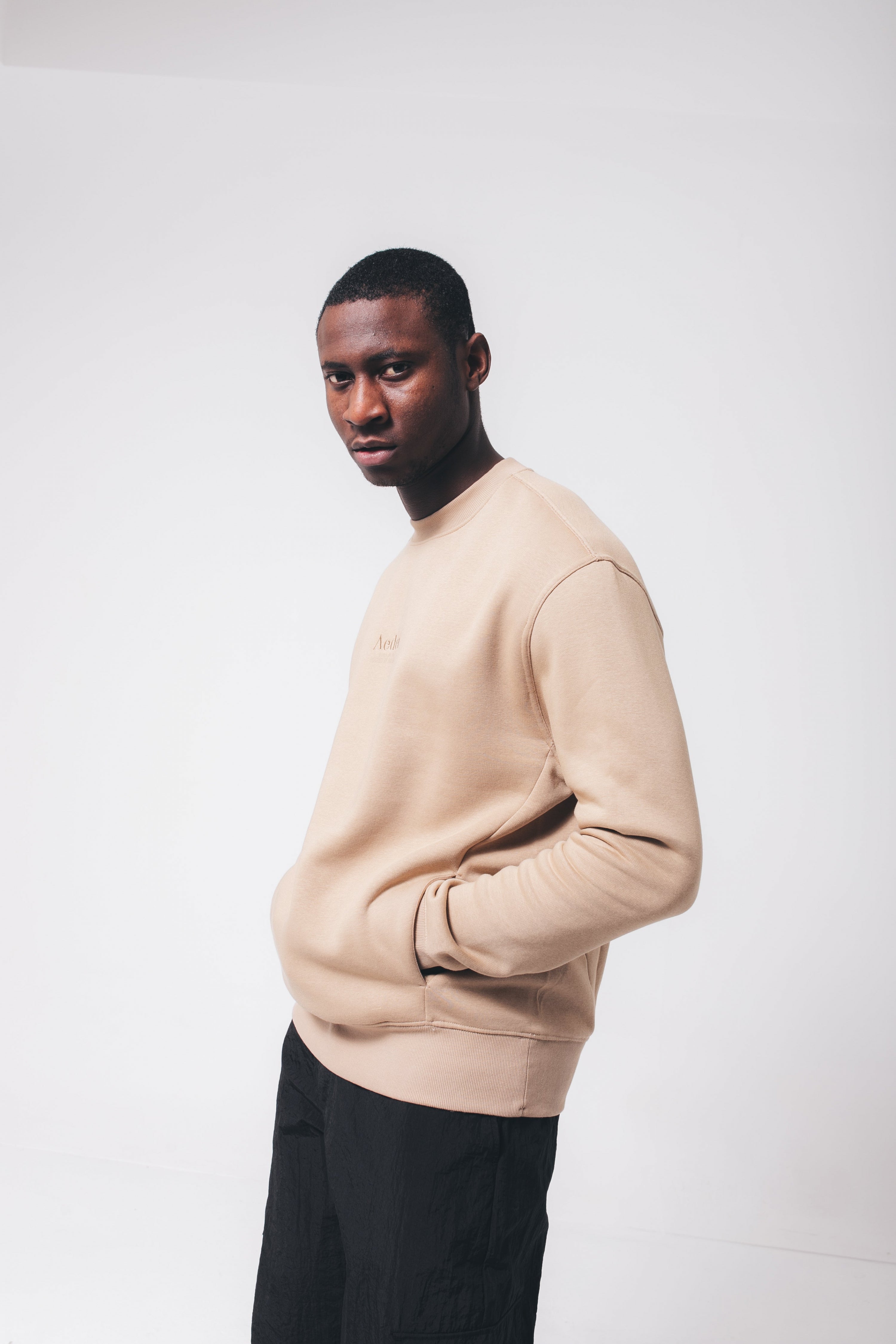 Izzey Sweater | Sand – aedenofficial