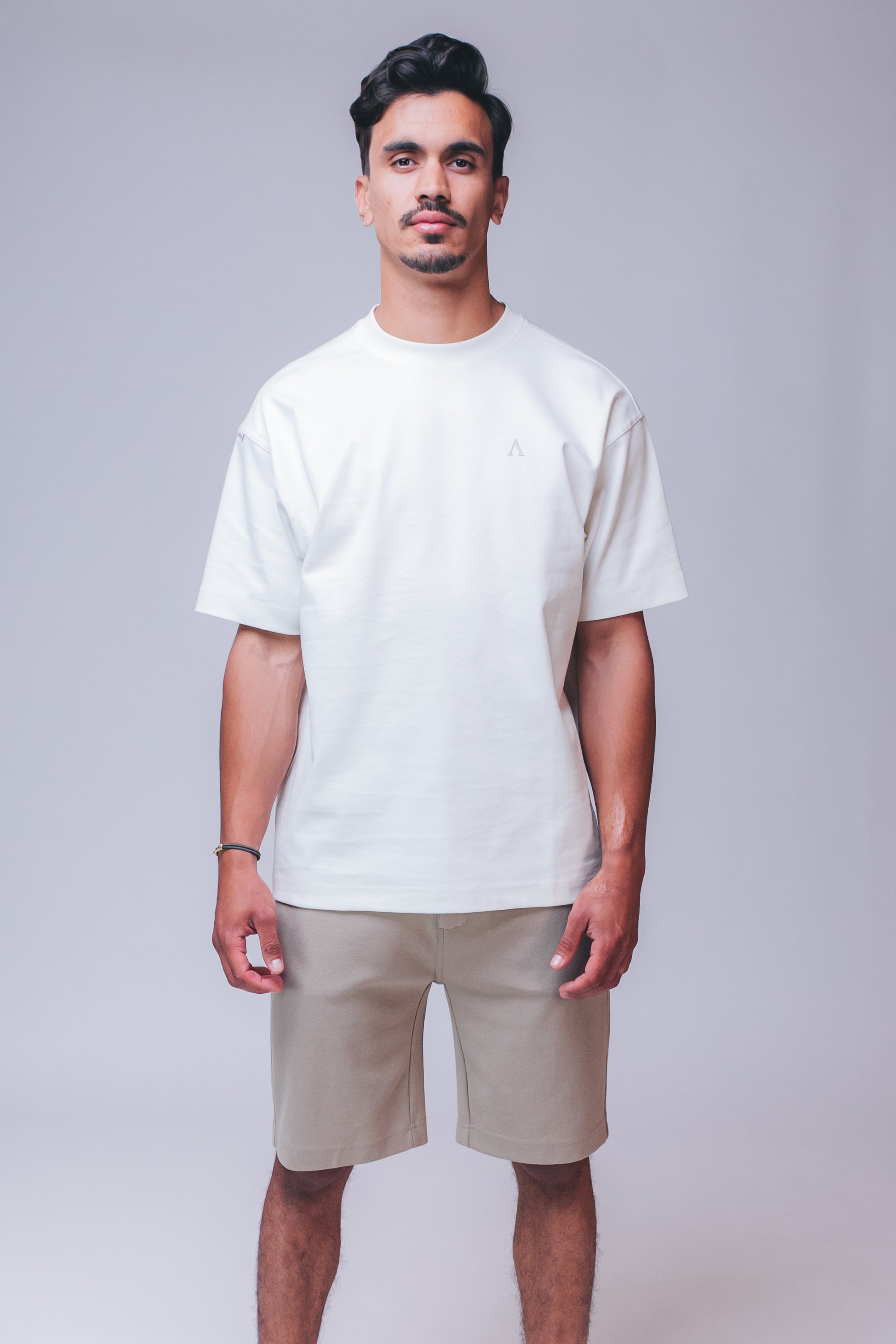 Benja Tee | Off-white