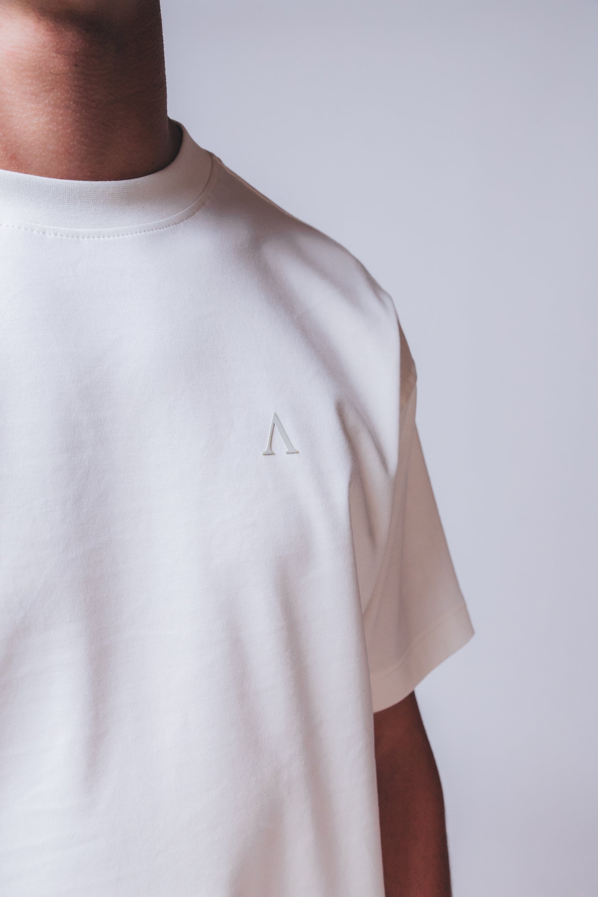 Benja Tee | Off-white